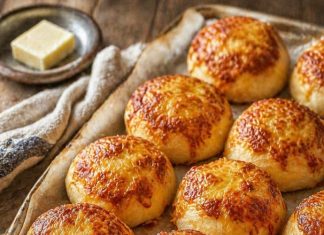 Cheddar cheese rolls