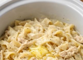 Slow Cooker Amish Chicken and Noodles