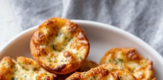 Sandwich Crust Garlic Rolls