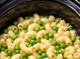 5-Ingredient Slow Cooker Sweet Pea Macaroni