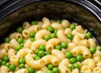 5-Ingredient Slow Cooker Sweet Pea Macaroni