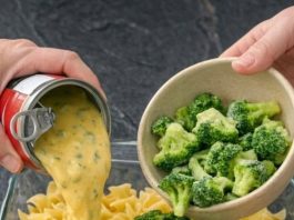 Broccoli Cheddar Noodle Skillet