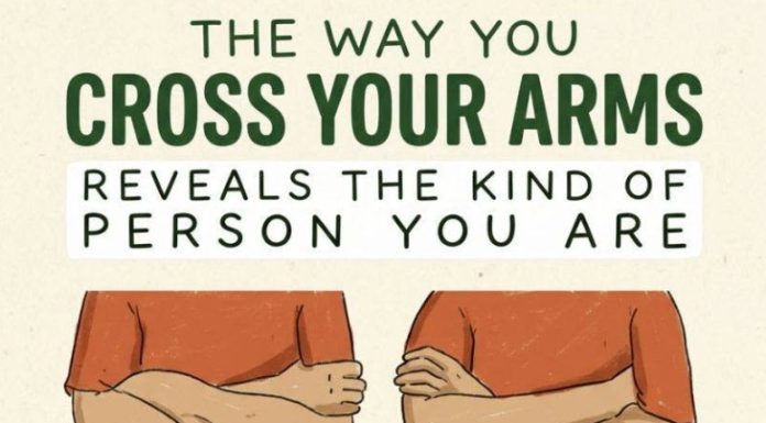 The Way You Cross Your Arms Reveals The Kind of Person You Are