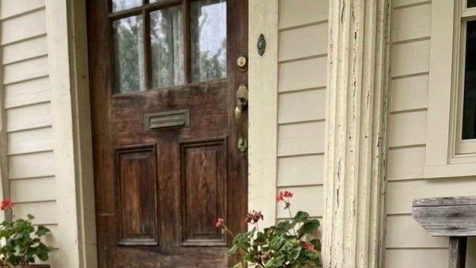 This morning, I stepped out onto the porch to get some fresh air and discovered this. Honestly, at first, I was really scared.
