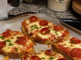 garlic bread pizza