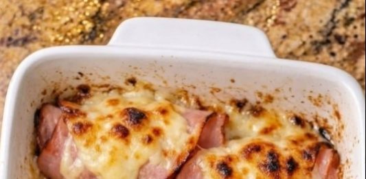 Low-Carb Ham and Cheese Egg Bakes