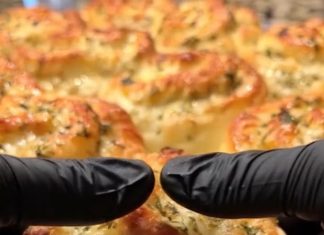 Cheesy Garlic Rolls