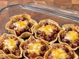 Oven-Baked 3-Ingredient Beef Chili Scoops