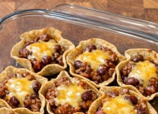 Oven-Baked 3-Ingredient Beef Chili Scoops