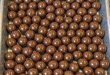 Pour Whole Uncrushed Malted Milk Balls in the Sheet Pan and 4 More Basic Ingredients to Get a Sweet So Delicious Your Husband Will Be Begging for More!