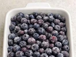 4-Ingredient Blueberry Dump Cake: The Easiest Dessert You’ll Ever Make