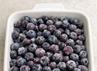 4-Ingredient Blueberry Dump Cake: The Easiest Dessert You’ll Ever Make