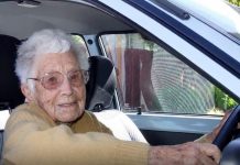 Can People Over 70 Still Drive? What the Rules Really Say and the Signs You Should Never Ignore