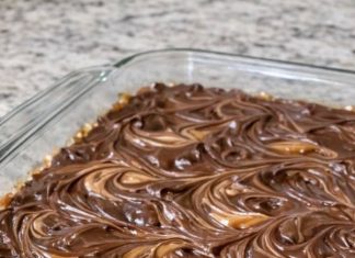 Grandma Doris’ 4-Ingredient Sweet and Salty Bars