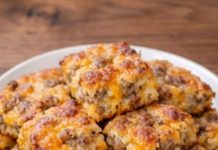 Southern 3-Ingredient Cheesy Sausage Squares