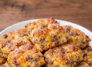 Southern 3-Ingredient Cheesy Sausage Squares