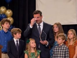 “My Husband Accepted ‘Parent of the Year’ for Raising Our 6 Kids Alone While I Watched From the Corner in Silence…