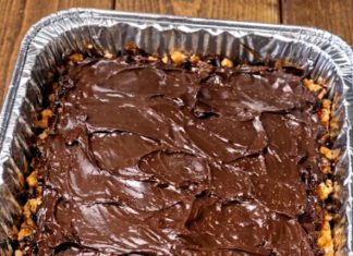 4-Ingredient Poor Man’s Saltine Toffee: The Easy Old-Fashioned Treat Everyone Loves