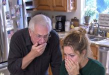 My Sister Announced Dad’s Death While He Sat Across From Me Alive..