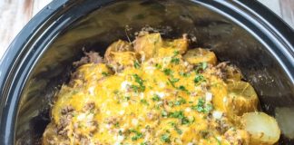 Slow Cooker Beef and Potato Au Gratin