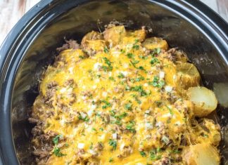 Slow Cooker Beef and Potato Au Gratin