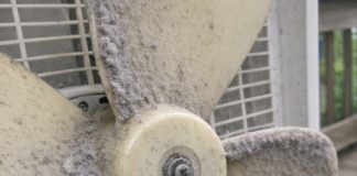 My grandmother taught me this trick to clean yellowed plastic fan blades before the heat wave hits with 0 effort. Here’s how it works