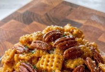 Praline Crunch: Easy Caramelized Pecan Cereal Snack