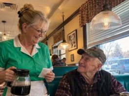 A Man Left My 68-Year-Old Mother No Tip and Wrote “Get a Real Job” Then His 91-Year-Old Father Came In and Ordered “The Usual From 1979”